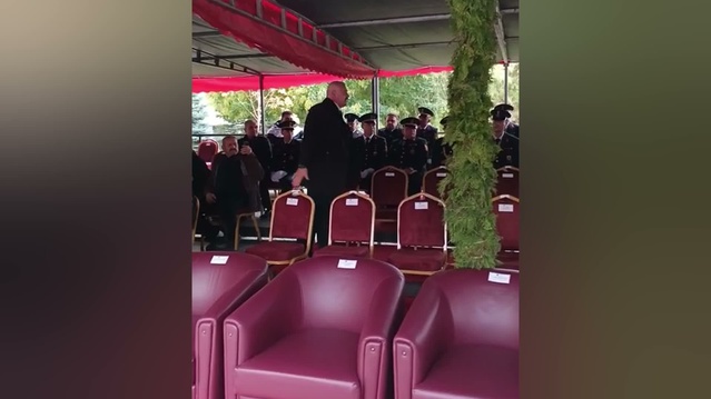 Şehit Uzman Onbaşı Şükrü Şahin'in babasından Cumhuriyet töreninde oturma düzeni tepkisi