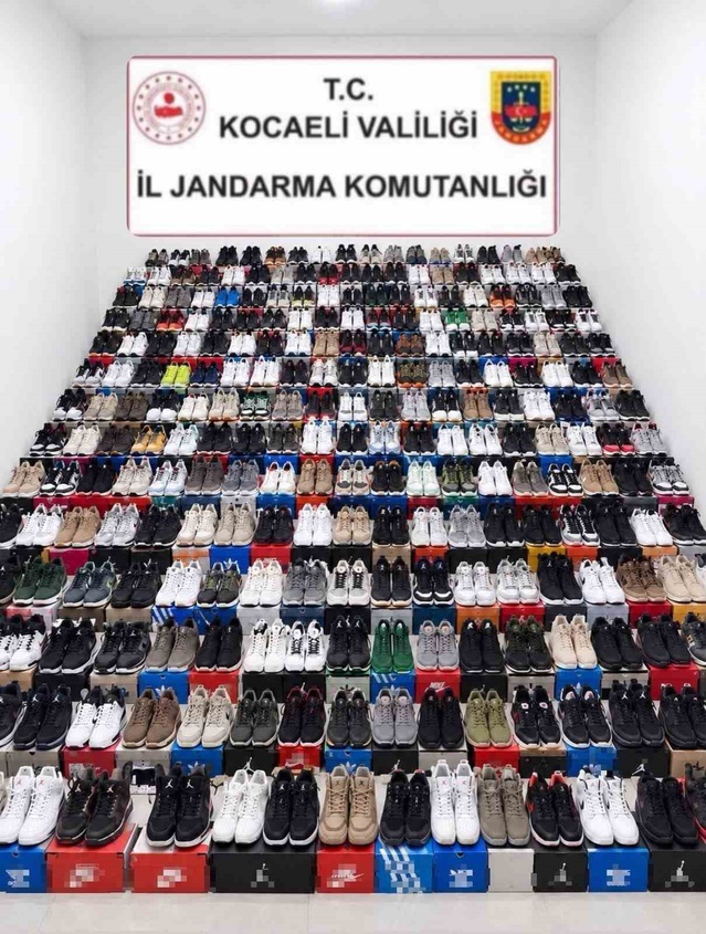 Kandıra'da depoda 4,5 milyon liralık sahte ayakkabı ele geçirildi