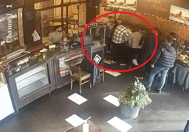 Diyarbakır Yenişehir'de nefes borusuna salatalık kaçan müşteri Heimlich'le kurtarıldı