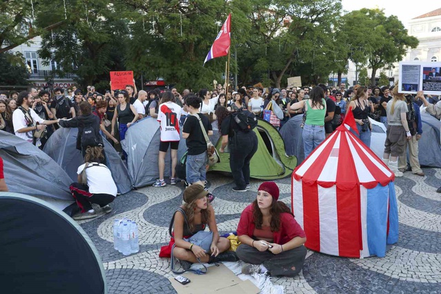Lizbon ve Porto'da konut protestolarında 55 kişi gözaltına alındı