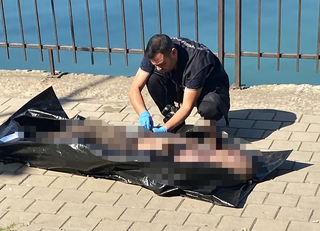 Adana'da evsiz olduğu belirtilen Mustafa Akel'in bedeni Seyhan Nehri'nden çıkarıldı