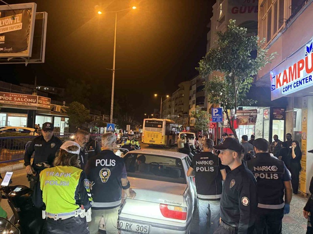 Aydın Efeler'de huzur uygulamasını yeni İl Emniyet Müdürü Karaduman denetledi