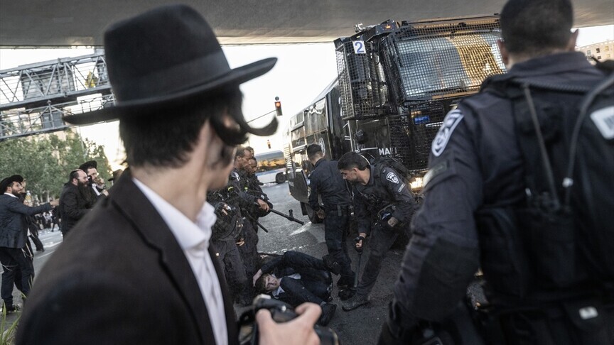 İsrail polisinin bir Haredi'yi gözaltına alma girişimi olaylar nedeniyle başarısız oldu