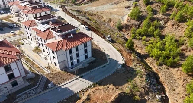 Fethiye'de TOKİ konutlarının su kesintisi için 3 milyon TL'lik hat yapılıyor