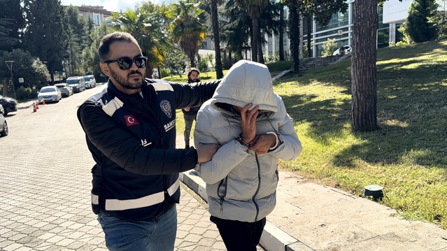 Samsun'da eşini kıskançlık iddiasıyla bıçakla yaralayan Ali Ç. adliyeye sevk edildi