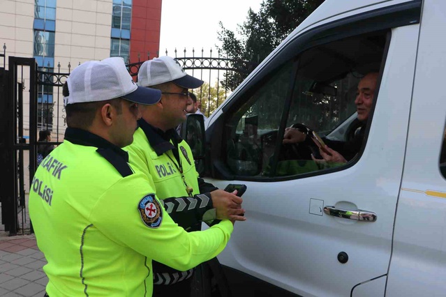 Adana'da bin 104 okulda yapılan denetimde 287 servis aracına ceza kesildi