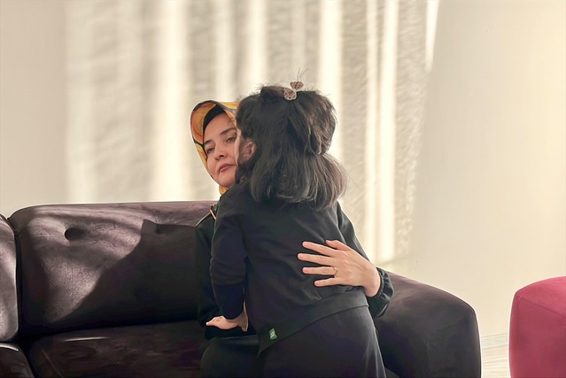 Aksaray'da koruyucu aile Bedia Pişkin, ağır otizmli kızına eğitim desteği veriyor
