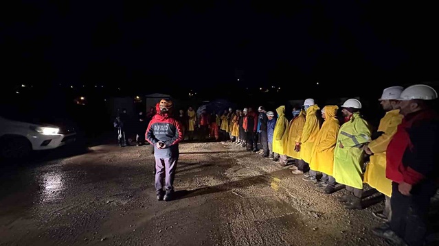Hakkari AFAD koordinasyonunda CİSAD'a kentsel arama kurtarma eğitimi verildi