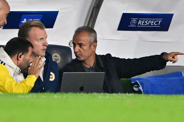 Kadıköy'de İsmail Kartal'a istifa çağrısı