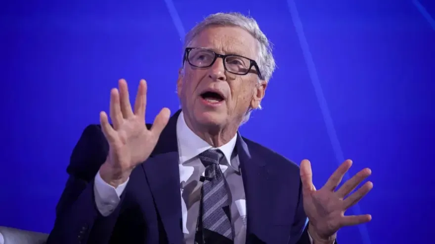 Bill Gates'ten insansı robot uyarısı. "İnşaat ve fabrika işçileri de işsiz kalabilir"