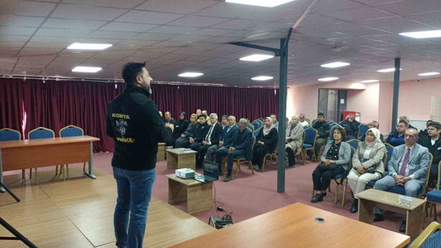 Konya Hüyük'te anneler emniyetin eğitimiyle bağımlılığa karşı bilinçlendi