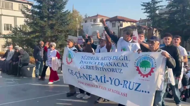 Emekliler Bozüyük'te yürüdü, sendika sermayeye kaynak aktarıldığını savundu