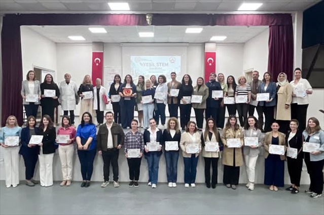 Trakya Üniversitesi'nin Yeşil STEM çalıştayında 30 öğretmen Meriç'te izleme yaptı