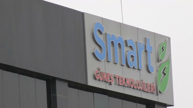 DİSK Başkanı Çerkezoğlu, İzmir Aliağa'da Smart Solar direniş çadırını ziyaret etti