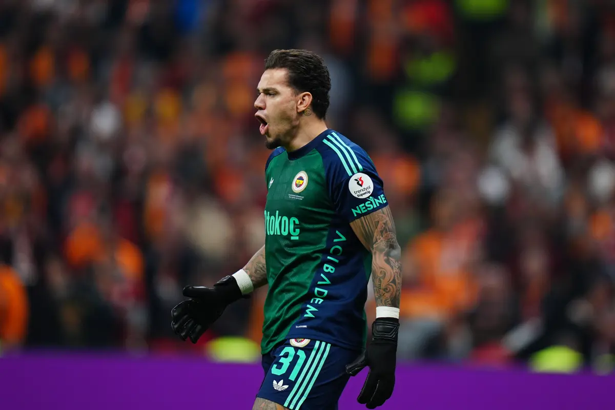 Galatasaraylı oyunculardan Fenerbahçe kalecisi Ederson'a övgü yağdı