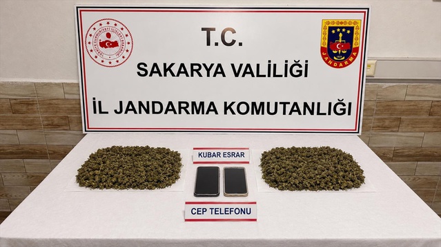 Sakarya Karasu'da operasyonda 3 zanlı tutuklandı, 1 kilo 487 gram madde ele geçti