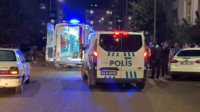 Şanlıurfa Siverek Ayvanat'ta husumetli iki ailenin kavgasında 2 kişi yaralandı