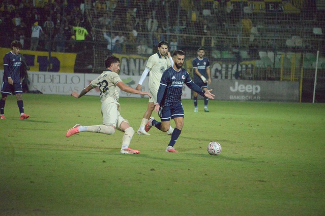 İki kez öne geçen Fethiyespor, Ankaragücü ile 2-2 berabere kalıp 5 puanda kaldı
