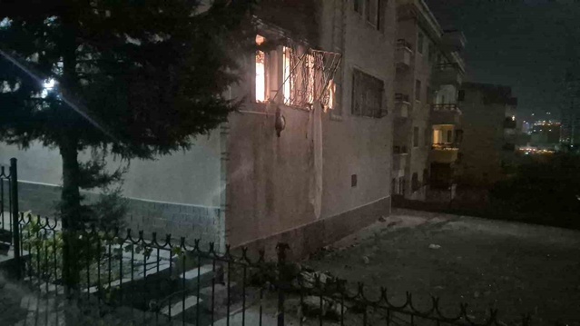 Ankara Çankaya'da patlayan doğal gaz yangına yol açtı, itfaiye söndürdü