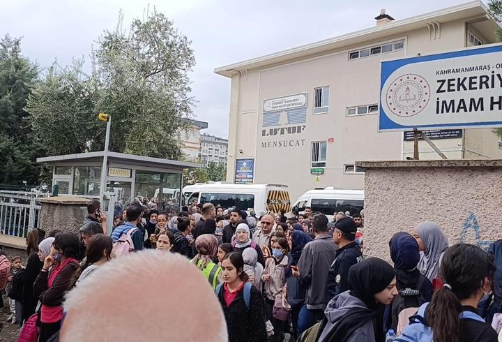 Okulda kimyasal paniği: 20 öğrenci hastaneye kaldırıldı