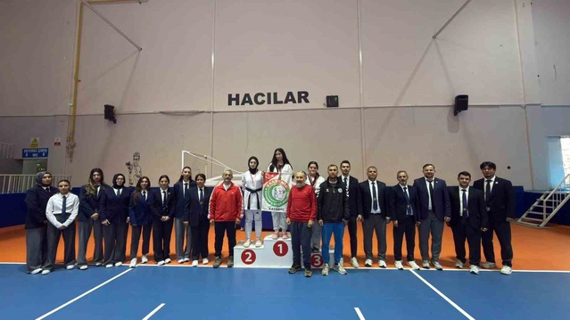 Kayseri'de gençler taekwondo il birinciliği 100'e yakın sporcuyla sona erdi
