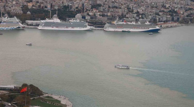 İstanbul'da selin izleri helikopter kamerasına yansıdı, Haliç kahverengine büründü