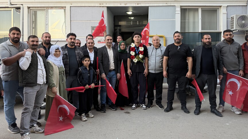 Balkan şampiyonu güreşçi Ahmet Çiftçi, zaferini Filistinli kardeşlerine armağan etti