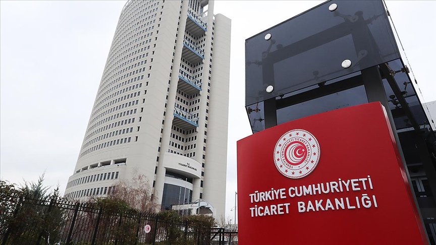 Sosyal medyada mevzuata aykırı ilan veren 152 işletmeye 15,2 milyon lira ceza