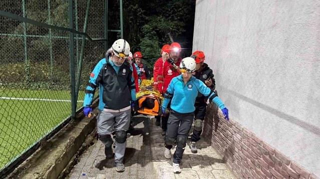 Düzce'deki lise pansiyonunda 6,5'luk deprem senaryosuyla tatbikat yapıldı