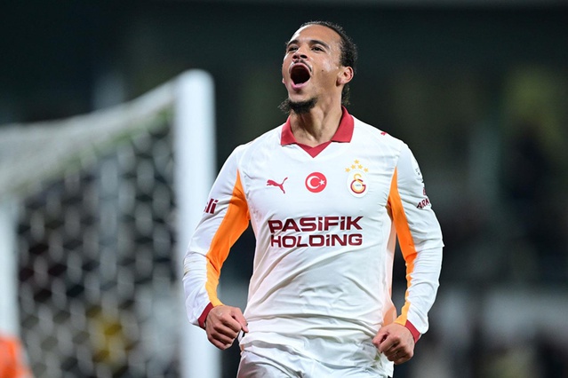 Galatasaray'da eleştirilerin odağı olan Sane, Fenerbahçe'yi görünce dayanamıyor