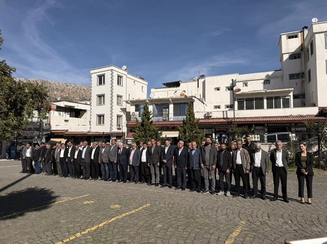 Diyarbakır Çermik'te Muhtarlar Günü çelenk ve kahvaltıyla kutlandı