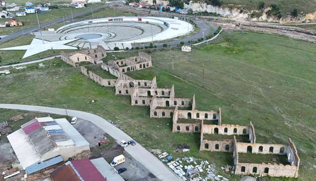 Sarıkamış'ta kullanılmayan Cer Atölyeleri labirenti andırıyor, yok olma riski taşıyor