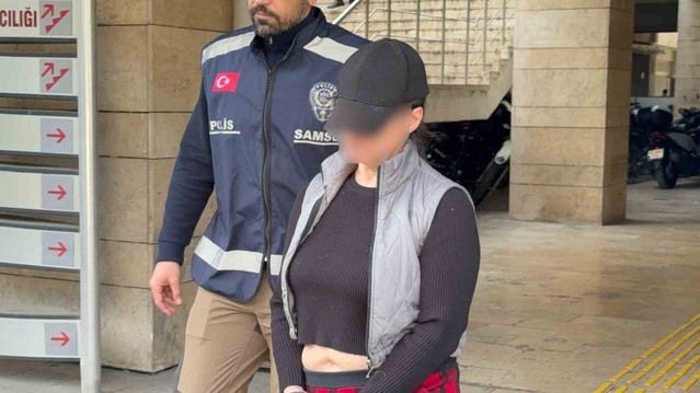 Samsun İlkadım'da uyuşturucu suçundan 4 yıl 2 ay 25 gün cezası olan kadın tutuklandı