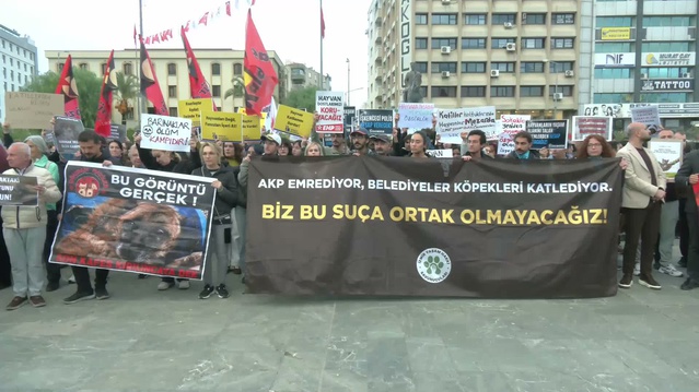 İzmir'de Ege Üniversitesi'ndeki 160 köpeğin toplatılması Bornova'da protesto edildi