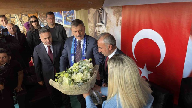 Bakan Çiftçi, Ankara'da Erzurumlularla buluştu, 2 buçuk yıl valilik yaptığını anlattı