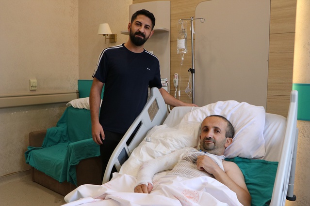 Ağrı'da banyoda epilepsi nöbeti geçiren hastanın kolu kesilmekten kurtarıldı
