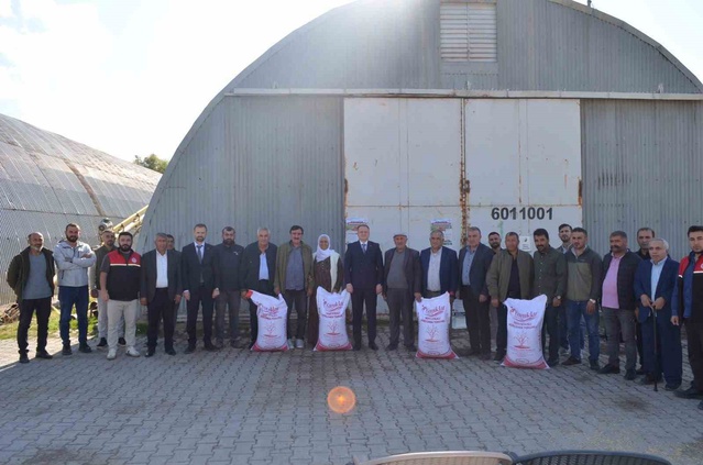 Bulanık’ta 50 üreticiye kırmızı mercimek desteği