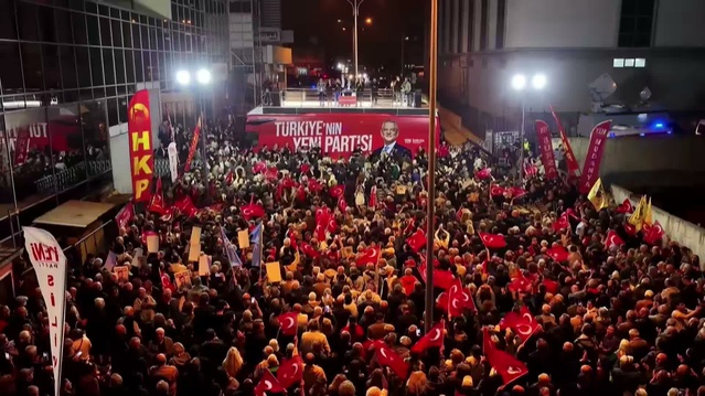 Özgür Özel, Halk TV'ye kayyım atanmasını 'dört başı mamur darbe' diye nitelendirdi