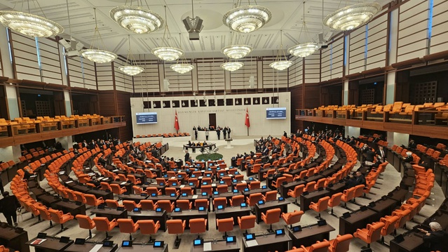 Fon önergesi AK Parti ve MHP oylarıyla kabul edildi, birer milyon lira ödeme sözü verildi