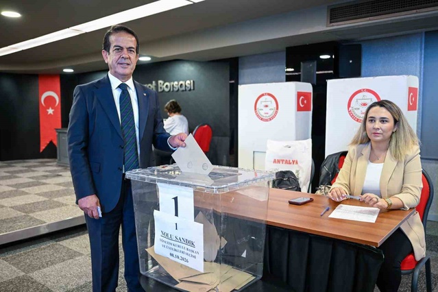 Antalya Ticaret Borsası'nda Ali Çandır yeniden Yönetim Kurulu Başkanı seçildi
