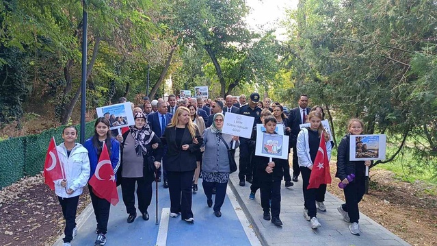 Edirne'de Dünya Yaşlılar Günü'nde 81 ille eş zamanlı yürüyüş düzenlendi