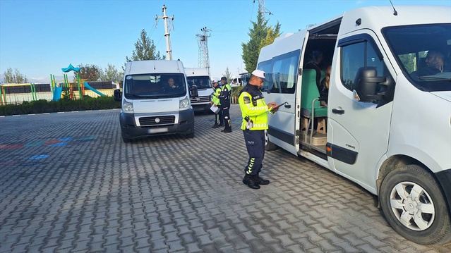 Karaman'da okul çevresi denetiminde 714 öğrenciye trafik eğitimi verildi