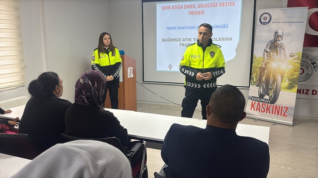Bolu'da motosikletle atık toplayanlara güvenli sürüş eğitimi verildi