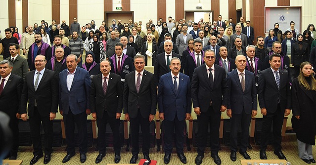 ETÜ'nün yeni akademik yılı, AYM Üyesi Akyel'in anayasa dersiyle başladı