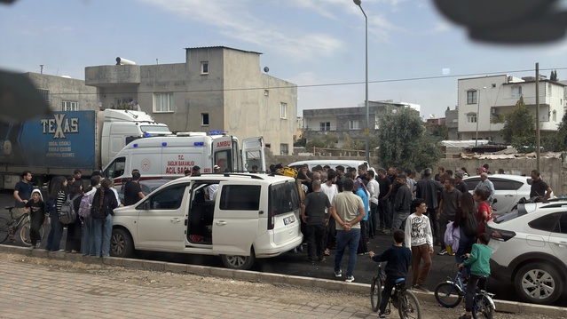 Mardin Nusaybin'de otomobilin çarptığı çocuk hastaneye kaldırıldı