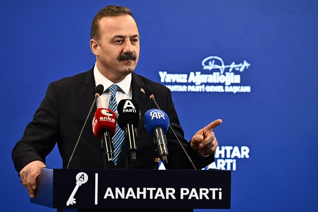 Ağıralioğlu, net uluslararası yatırım açığının 364,5 milyar dolar olduğunu belirtti