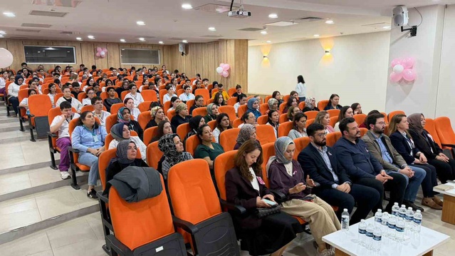 Bilecik Eğitim ve Araştırma Hastanesi'nde meme kanseri farkındalık eğitimi verildi