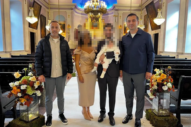 AK Partili başkanın vaftiz törenine katılması büyük tartışma yarattı