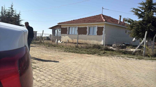 Eskişehir'de 15 yaşındaki lise öğrencisi, amcasını öldürüp jandarmaya teslim oldu