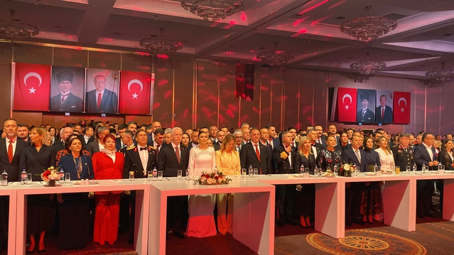 Vali Gül: Cumhuriyetimizin yeni yaşının ülkemize hayırlı olmasını diliyorum